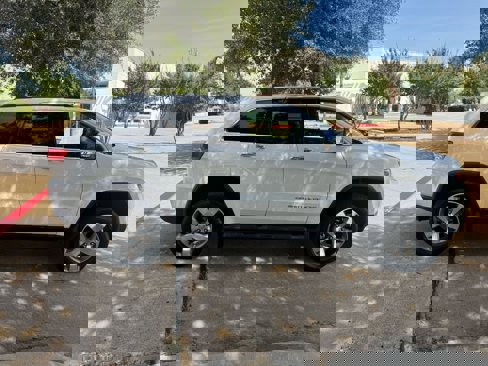 Used 2014 Jeep Grand Cherokee Limited image 5