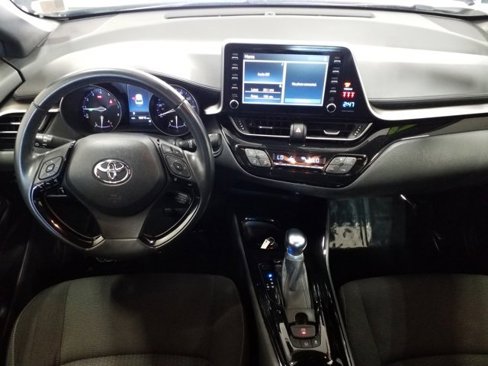 Used 2019 Toyota C-HR XLE image 3