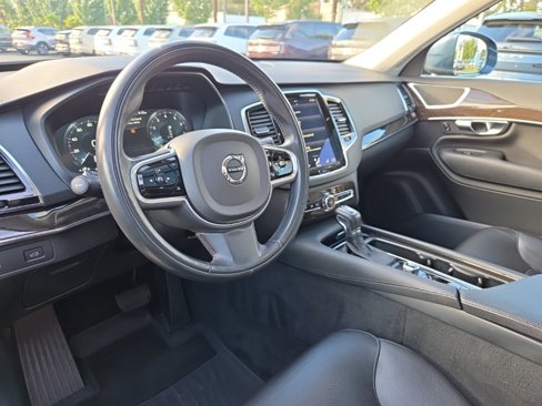 Used 2018 Volvo XC90 T5 Momentum w/ Convenience Package image 7