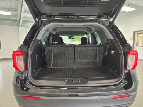 Used 2024 Ford Explorer XLT image 36