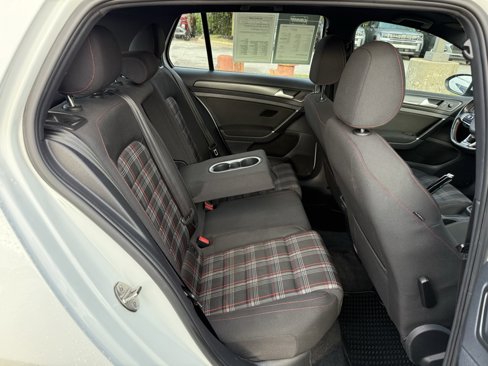 Used 2018 Volkswagen GTI SE image 34