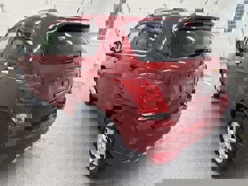 Used 2018 Chevrolet Trax LT w/ LT Convenience Package image 7