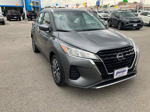 Used 2024 Nissan Kicks SV image 1