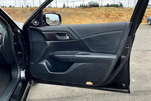 Used 2015 Honda Accord Touring image 21