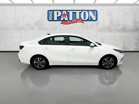 Used 2024 Kia Forte LXS image 8