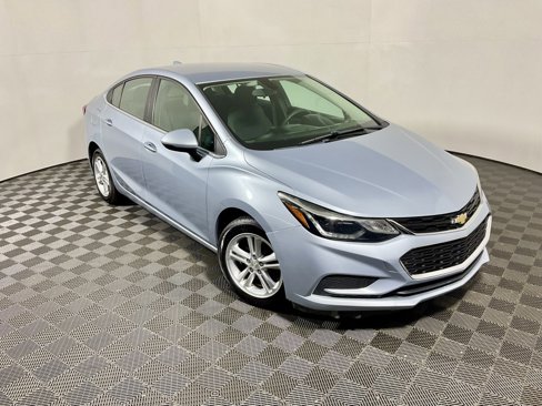 Used 2017 Chevrolet Cruze LT w/ Convenience Package image 3
