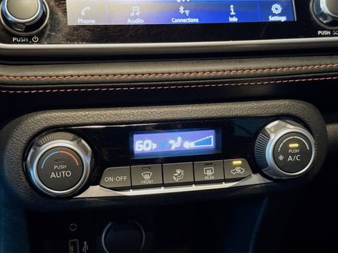 Used 2018 Nissan Kicks SR image 19