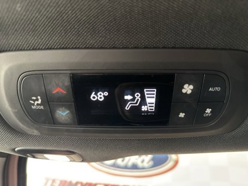 Used 2020 Chrysler Pacifica Limited image 27