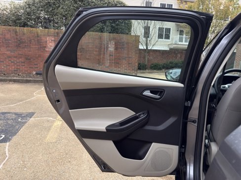 Used 2014 Ford Focus SE image 12