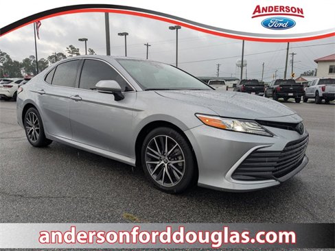 Used 2023 Toyota Camry XLE image 1