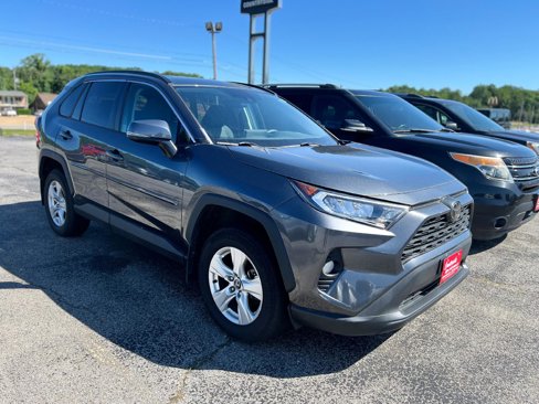 Used 2020 Toyota RAV4 XLE image 1