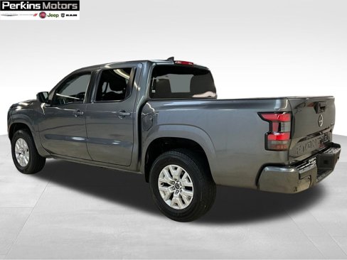 Used 2023 Nissan Frontier SV image 4