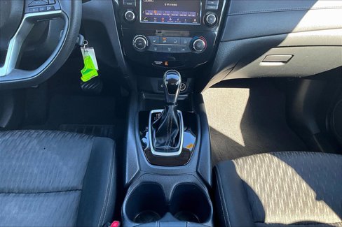 Used 2018 Nissan Rogue S image 26