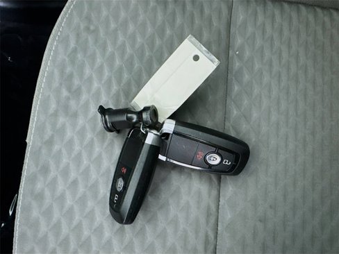Used 2021 Ford Escape SE image 30