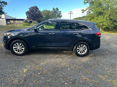 Used 2016 Kia Sorento LX w/ LX Convenience Package image 8