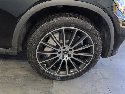Used 2019 Mercedes-Benz GLC 300 4MATIC image 18