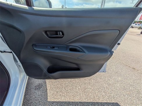 New 2025 Nissan Versa S image 29