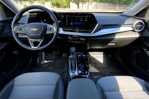 Used 2024 Chevrolet Trax LT w/ Driver Confidence Package image 15