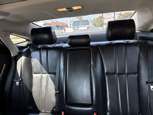 Used 2013 Jaguar XJ image 18