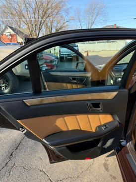 Used 2010 Mercedes-Benz E 550 4MATIC Sedan image 11