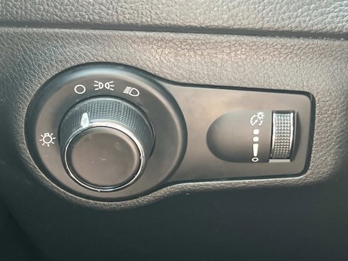 Used 2018 Jeep Compass Sport w/ Tech Group image 24
