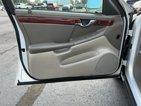 Used 2004 Cadillac De Ville image 10