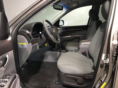 Used 2012 Hyundai Santa Fe GLS image 10