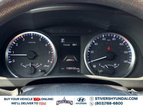 Used 2017 Toyota Highlander LE image 30