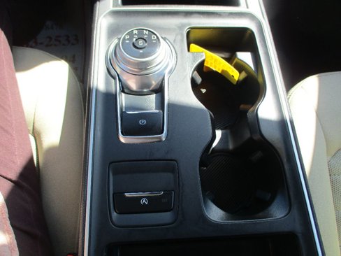 Used 2024 Ford Edge SE image 9
