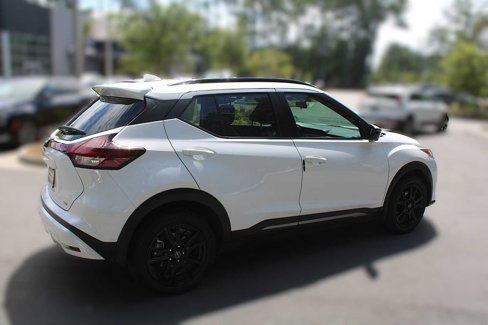 Used 2022 Nissan Kicks SR image 12