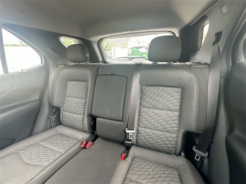 Used 2018 Chevrolet Equinox LT image 44