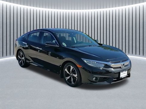 Used 2017 Honda Civic Touring image 3