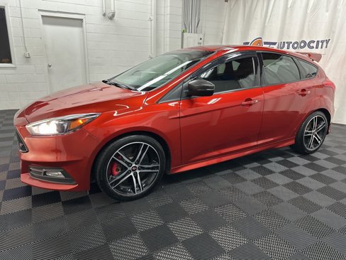 Used 2018 Ford Focus ST w/ Equipment Group 401A image 5