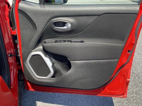 Used 2021 Jeep Renegade Latitude image 26