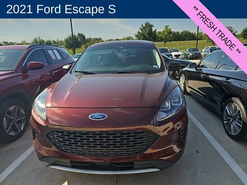 Used 2021 Ford Escape S image 2