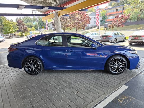 Used 2024 Toyota Camry SE w/ Cold Weather Package image 4