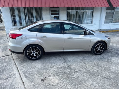 Used 2017 Ford Focus SEL w/ Interior Protection Package image 8
