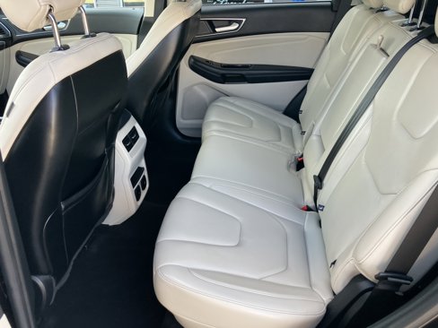 Used 2019 Ford Edge Titanium image 14