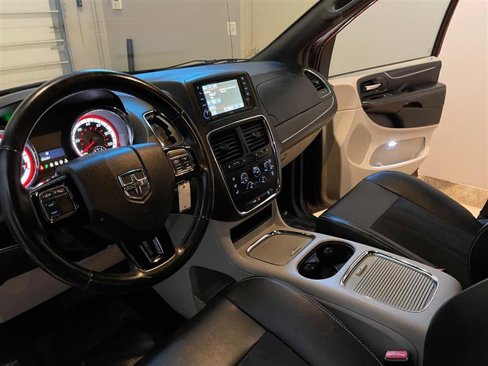 Used 2019 Dodge Grand Caravan SXT image 64