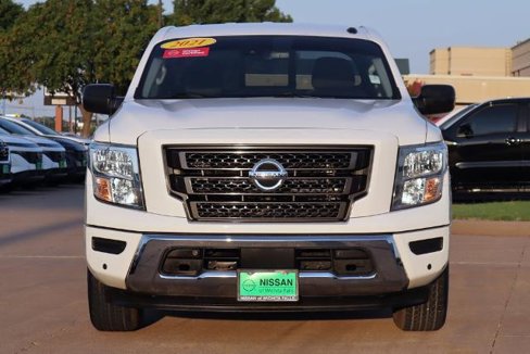 Certified 2021 Nissan Titan SV w/ SV Convenience Package image 4