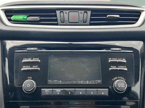 Used 2016 Nissan Rogue SV image 17