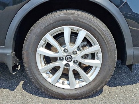 Used 2021 Nissan Rogue Sport SV image 11