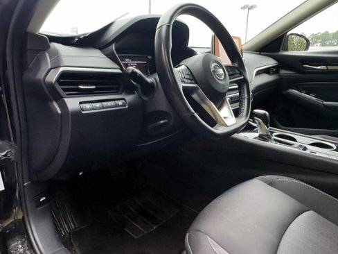 Used 2021 Nissan Altima 2.5 SV w/ SV Premium Package image 4
