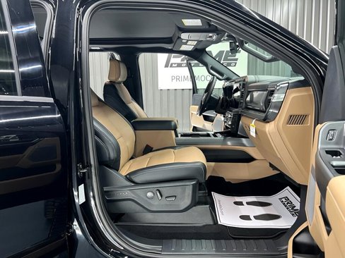 Used 2025 Ford F450 Lariat w/ FX4 Off-Road Package image 25