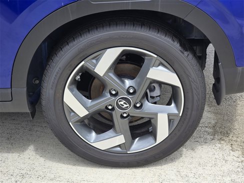 New 2025 Hyundai Venue SEL image 5