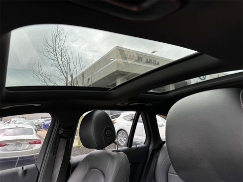Used 2022 Mercedes-Benz GLC 300 4MATIC image 16