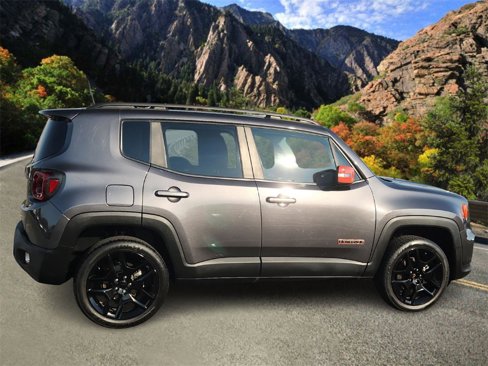 Used 2020 Jeep Renegade Latitude image 2
