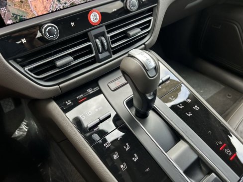 New 2025 Porsche Macan image 23