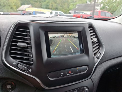 Used 2021 Jeep Cherokee Latitude Lux image 17