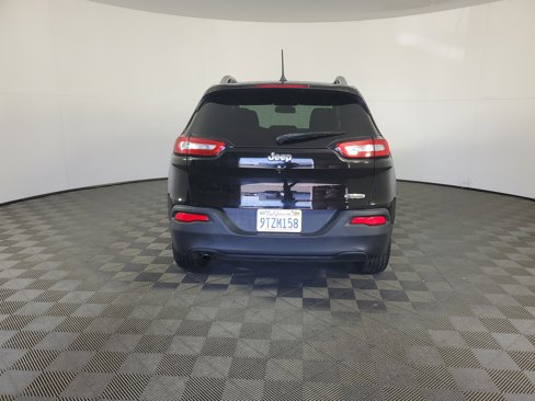 Used 2017 Jeep Cherokee Latitude image 5